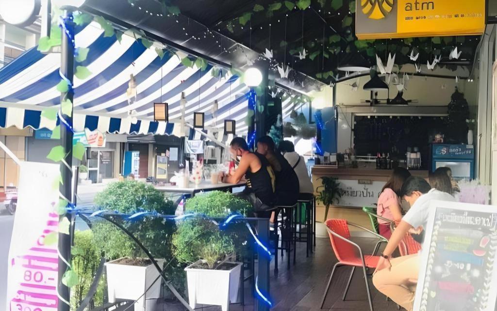 Buddy Place Бангкок Экстерьер фото